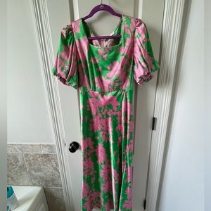 Silky pattern dress. Size Large. Floor length with slit